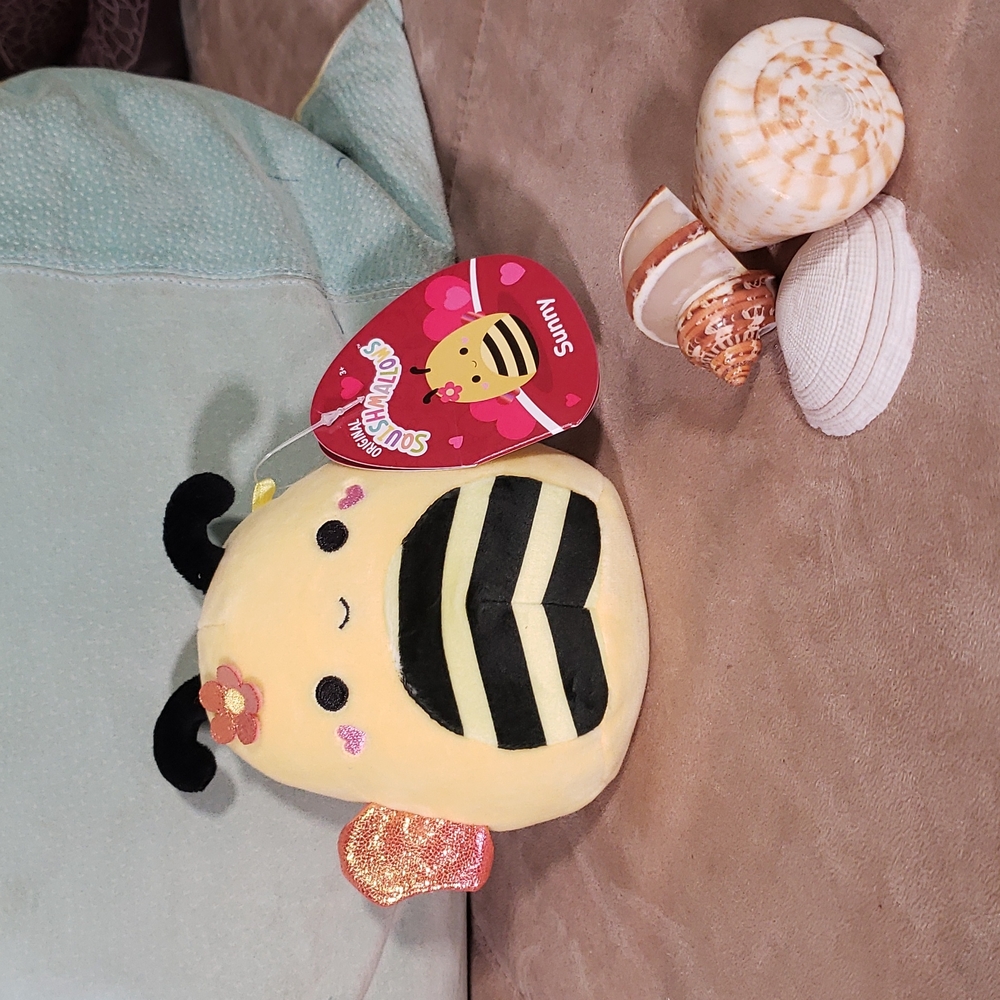 Squishmallows - Sunny the Bee 5" Valentine